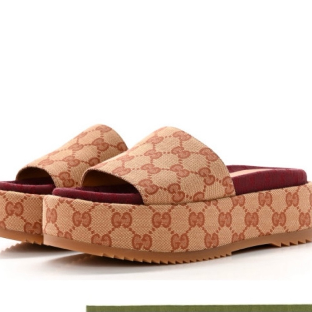 Gucci  Platform GG monogram canvas platform slide sandals size 37- Tan